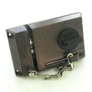 Замок накладной ЗНД-1ак (86500 правый) полимер покр с цепочкой коричневый 2 ригеля 5 ключей — фото в Интердекор