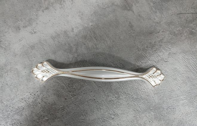 Ручка-скоба 128мм край цветок белая 7618