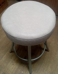 Стул-табурет Премиум Пуф бежевый печать с каркасом светлый мусс